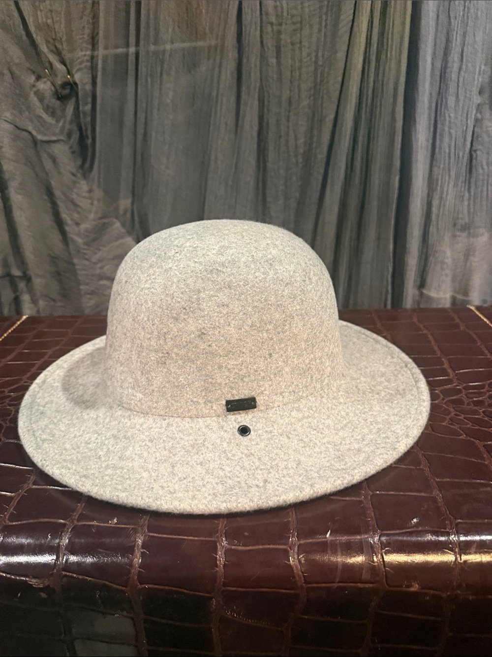 Chuck  Light Gray Felt Wide-Brim Hat